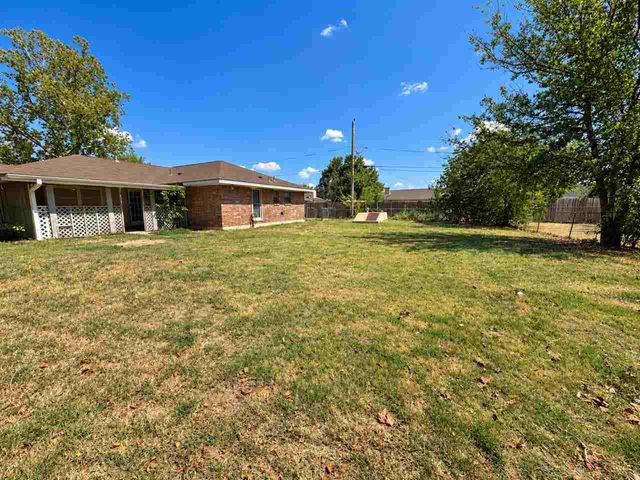4603 SE Ellsworth Cir, Lawton, OK 73501