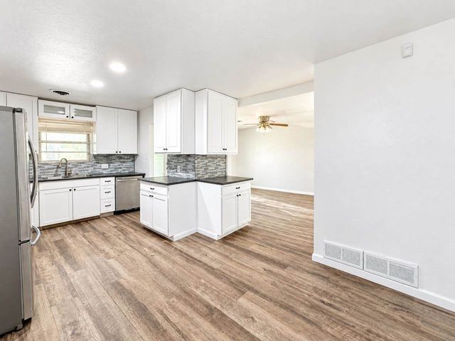 4603 SE Ellsworth Cir, Lawton, OK 73501