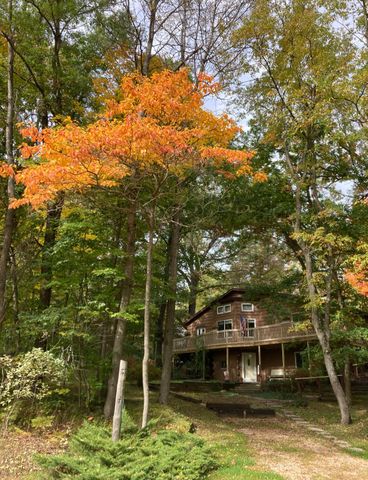 8092 Highland Trail, Canadian Lakes, MI 49346