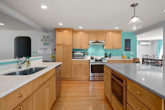 88 Temple Road, Waltham, MA 02452
