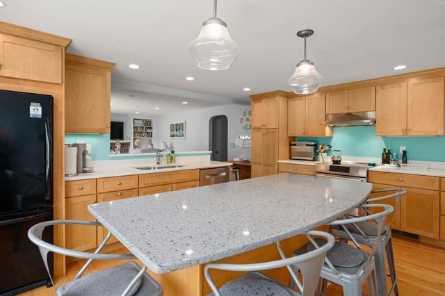 88 Temple Road, Waltham, MA 02452