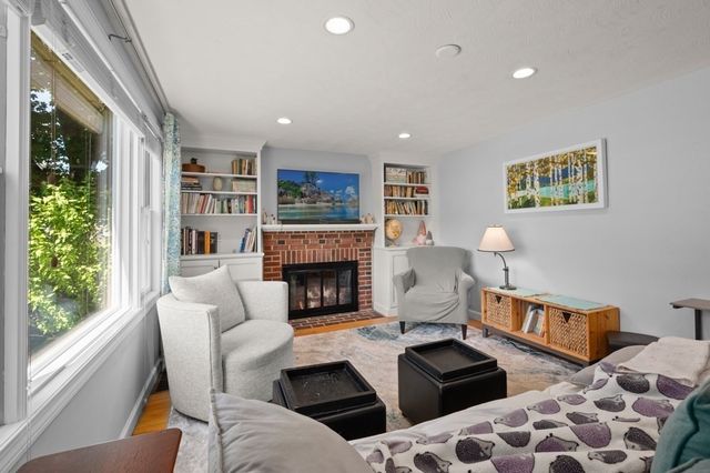 88 Temple Road, Waltham, MA 02452