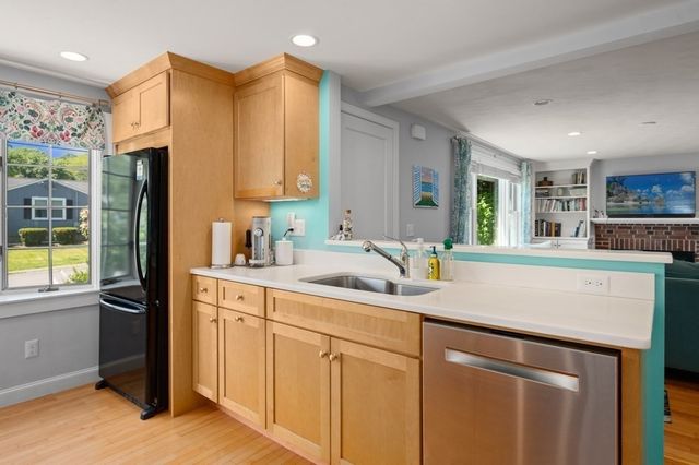 88 Temple Road, Waltham, MA 02452