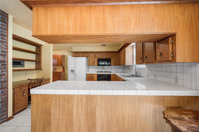 22902 Kobs Road, Tomball, TX 77377