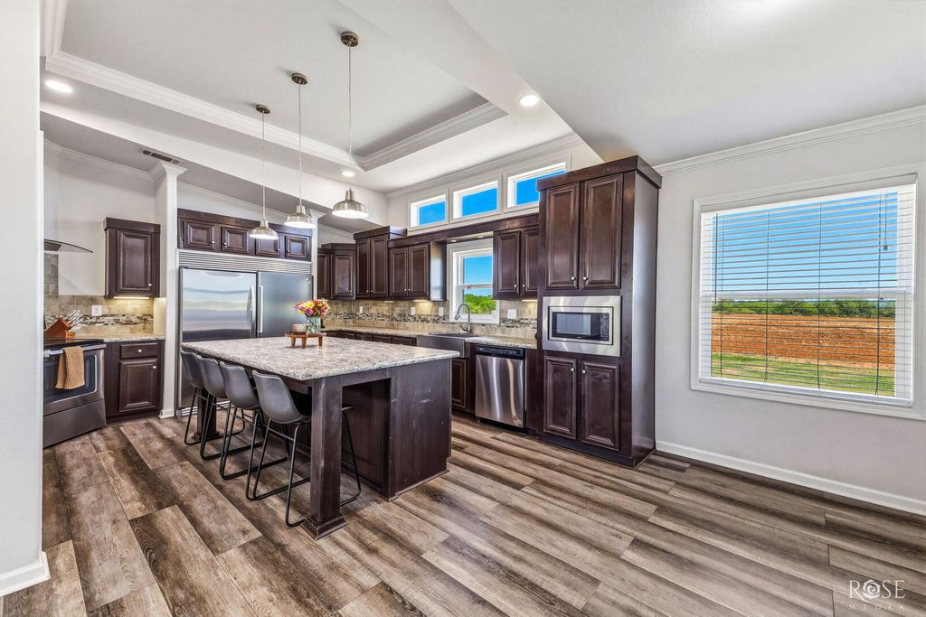 Image 11 of property listing at 281 Private Road 2884, Ballinger, TX 76821