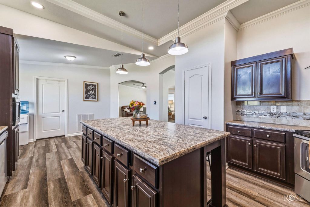 Image 13 of property listing at 281 Private Road 2884, Ballinger, TX 76821