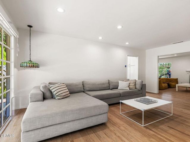 4155 Cambridge Road, La Canada Flintridge, CA 91011