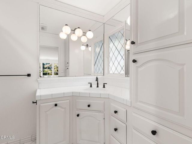 4155 Cambridge Road, La Canada Flintridge, CA 91011
