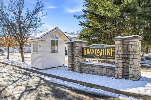 601 E Western Reserve Road 1401, Youngstown, OH 44514