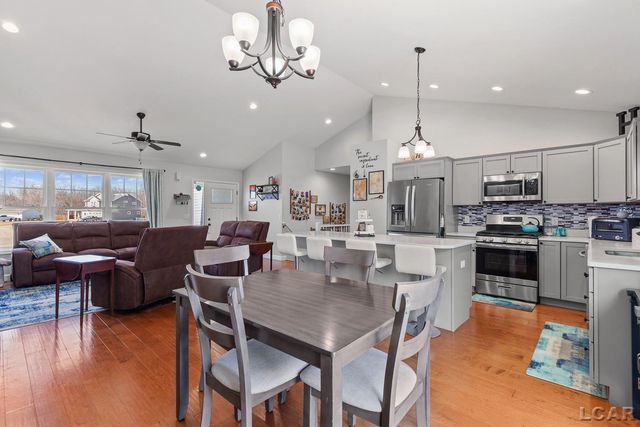 3153 Beaver Creek Ridge, Adrian Twp, MI 49221