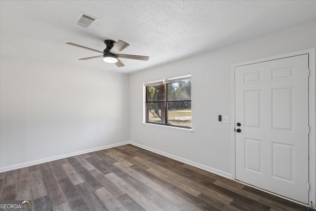 186 Community Circle, Jesup, GA 31545