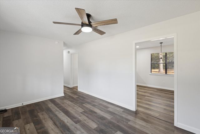 186 Community Circle, Jesup, GA 31545