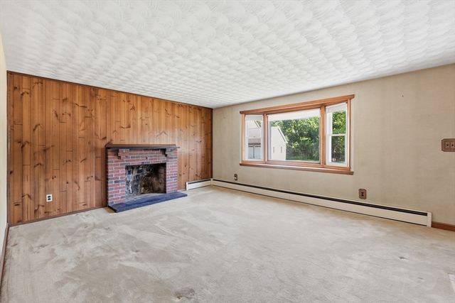 290 W Hill Rd, Marlborough, MA 01752