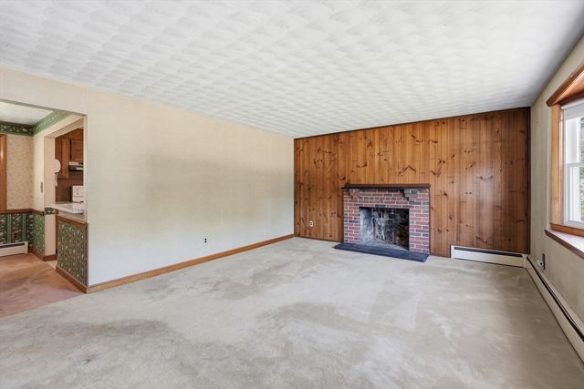 290 W Hill Rd, Marlborough, MA 01752