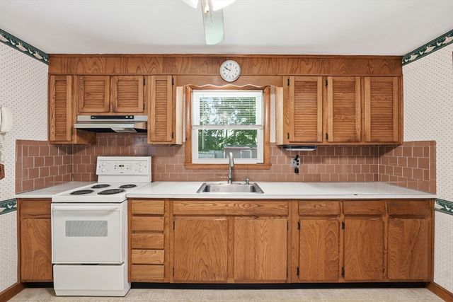 290 W Hill Rd, Marlborough, MA 01752