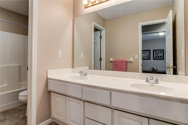 14571 W 139th Street, Olathe, KS 66062