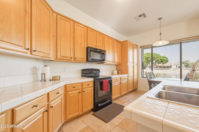 6974 W ROSE GARDEN Lane, Glendale, AZ 85308