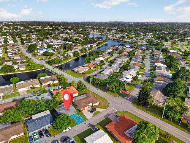 6102 NW 69th Avenue, Tamarac, FL 33321