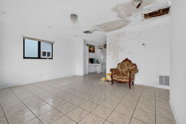 6102 NW 69th Avenue, Tamarac, FL 33321