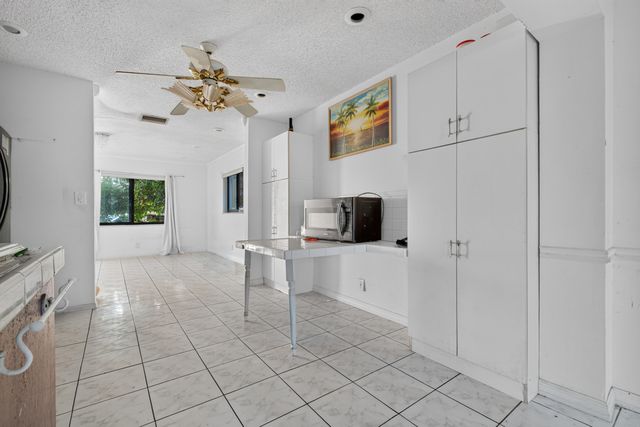 6102 NW 69th Avenue, Tamarac, FL 33321