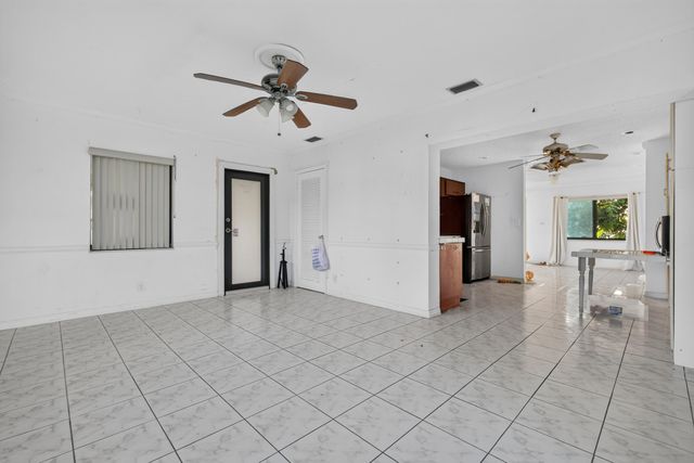 6102 NW 69th Avenue, Tamarac, FL 33321