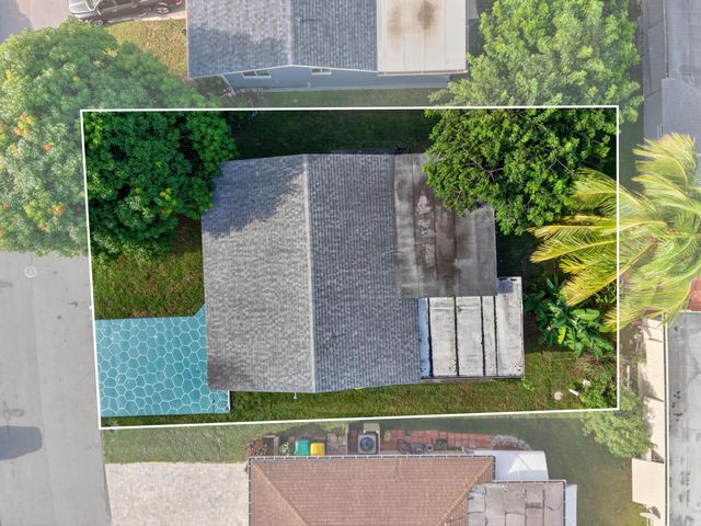6102 NW 69th Avenue, Tamarac, FL 33321