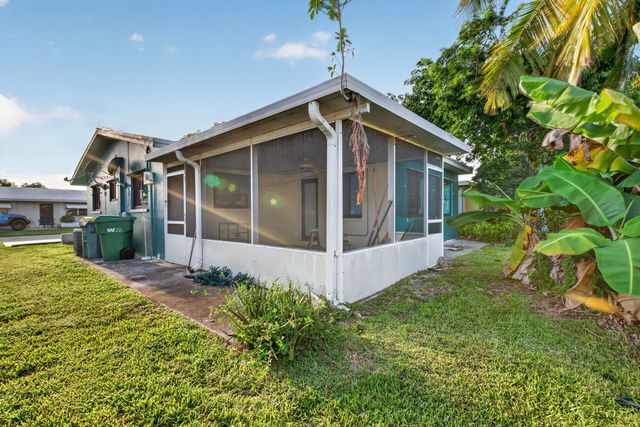 6102 NW 69th Avenue, Tamarac, FL 33321