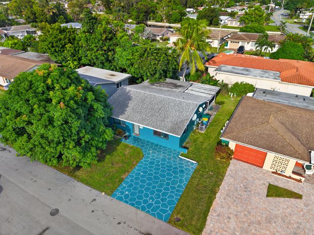 6102 NW 69th Avenue, Tamarac, FL 33321