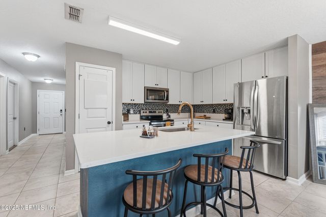 12361 CHERRY BLUFF Drive, Jacksonville, FL 32218