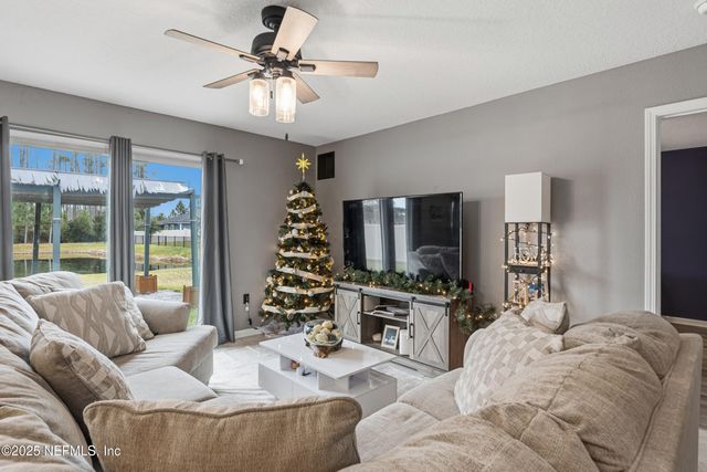 12361 CHERRY BLUFF Drive, Jacksonville, FL 32218