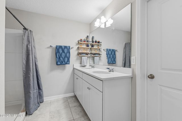 12361 CHERRY BLUFF Drive, Jacksonville, FL 32218