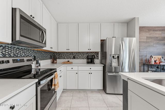 12361 CHERRY BLUFF Drive, Jacksonville, FL 32218