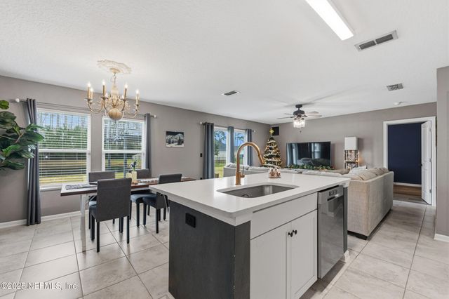 12361 CHERRY BLUFF Drive, Jacksonville, FL 32218