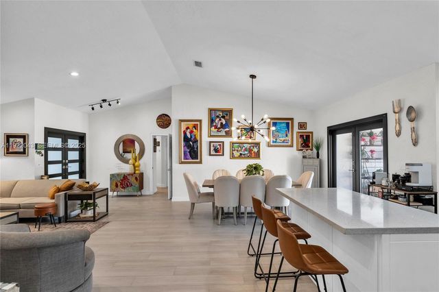 8445 NW 165th Ter, Miami Lakes, FL 33016