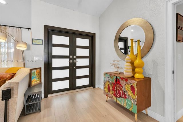 8445 NW 165th Ter, Miami Lakes, FL 33016