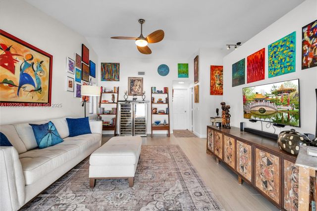 8445 NW 165th Ter, Miami Lakes, FL 33016