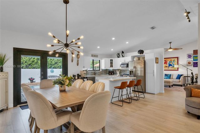 8445 NW 165th Ter, Miami Lakes, FL 33016