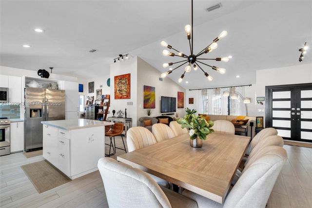 8445 NW 165th Ter, Miami Lakes, FL 33016