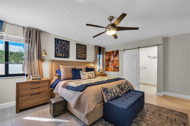 8445 NW 165th Ter, Miami Lakes, FL 33016