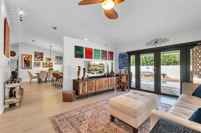 8445 NW 165th Ter, Miami Lakes, FL 33016