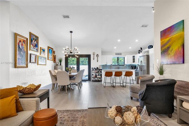 8445 NW 165th Ter, Miami Lakes, FL 33016