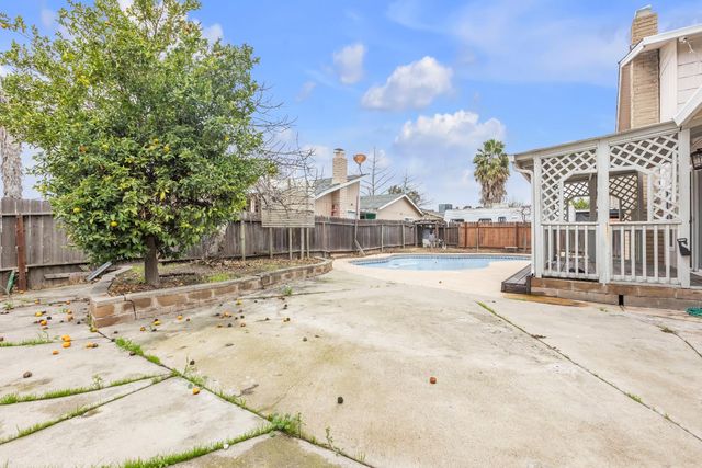 4123 Estate Dr, Stockton, CA 95209