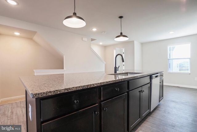 62 THROWER RD, Hedgesville, WV 25427