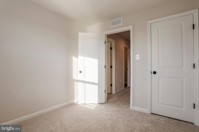 62 THROWER RD, Hedgesville, WV 25427