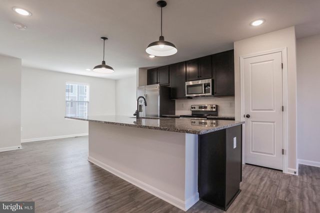 62 THROWER RD, Hedgesville, WV 25427