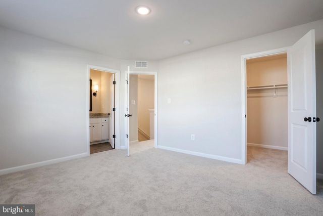 62 THROWER RD, Hedgesville, WV 25427