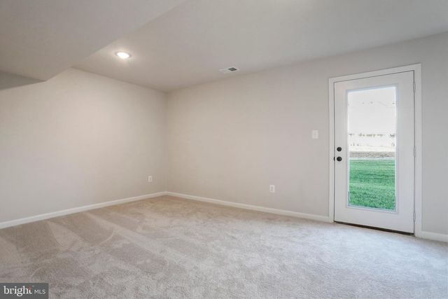 62 THROWER RD, Hedgesville, WV 25427