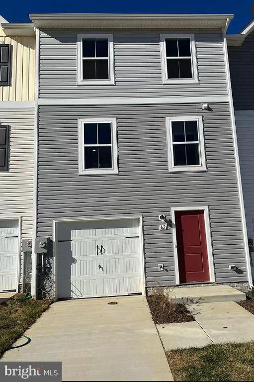 62 THROWER RD, Hedgesville, WV 25427