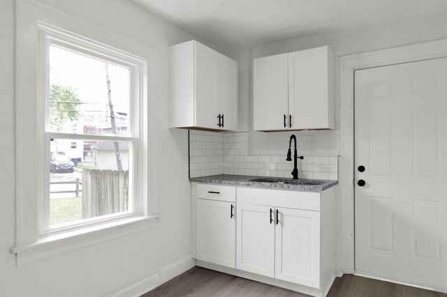 1131 E 16th Avenue, Columbus, OH 43211