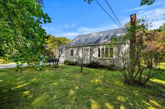 67 Walnut Avenue, North Hampton, NH 03862